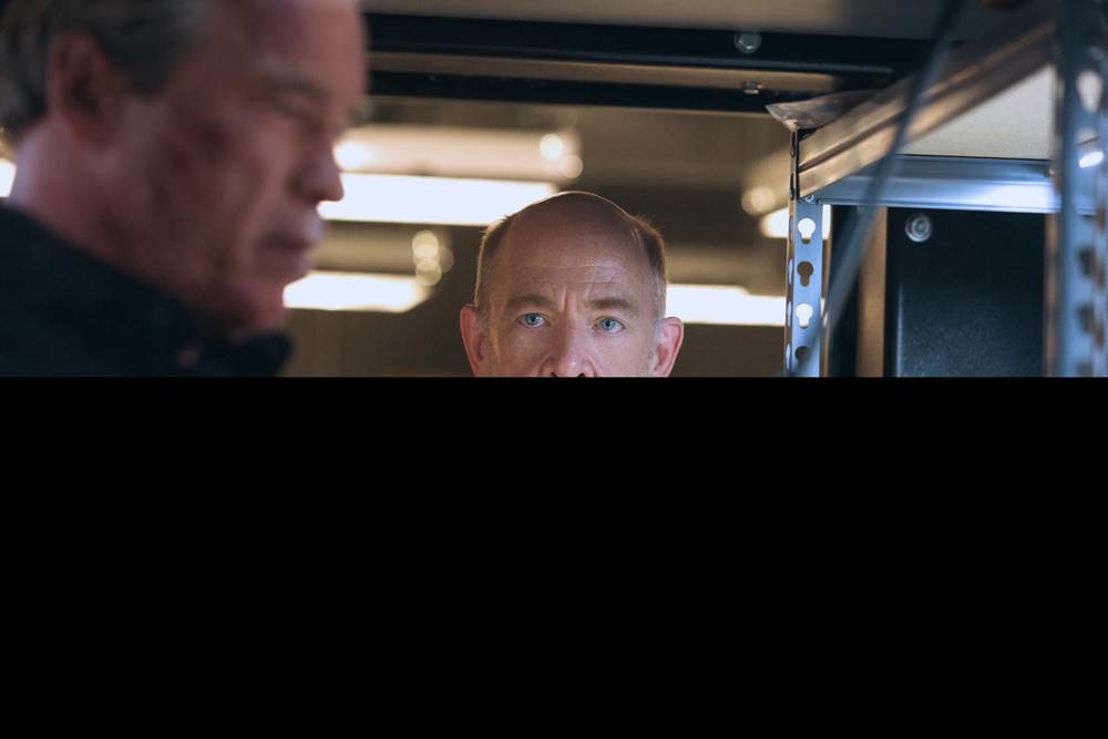 Left to right: Arnold Schwarzenegger plays the Terminator and JK Simmons plays Detective O'Brien in TERMINATOR GENISYS from Paramount Pictures and Skydance Productions.