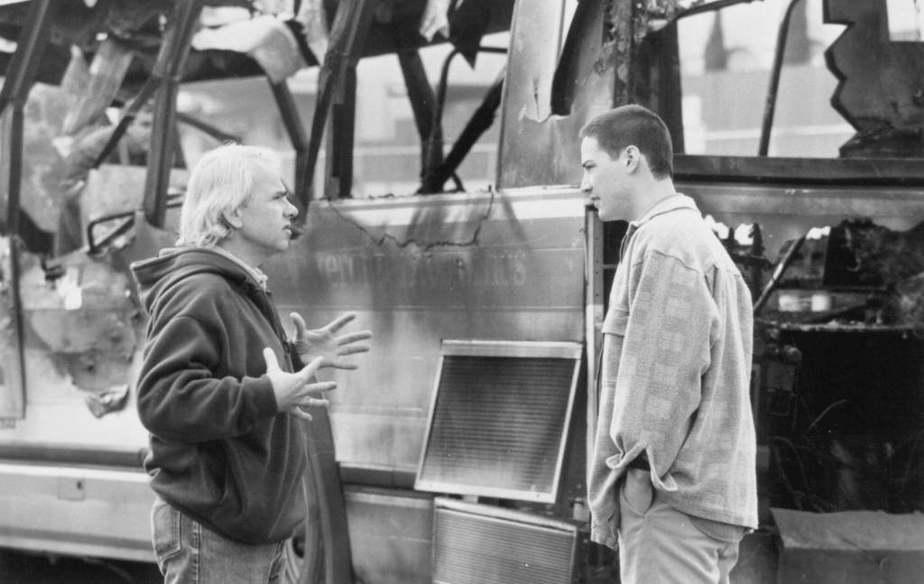 still-of-keanu-reeves-and-jan-de-bont-in-speed-(1994)-large-picture